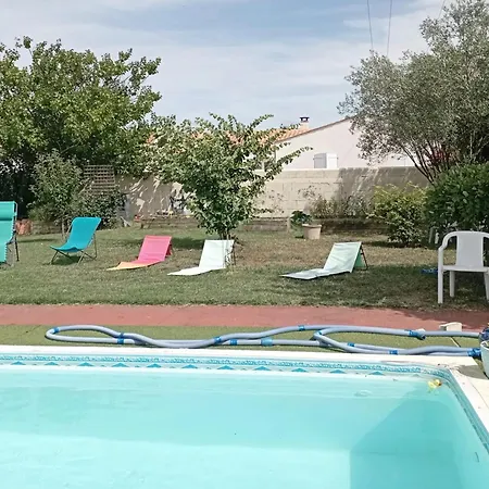 Avec Jardin Et Piscine A La Jarrie