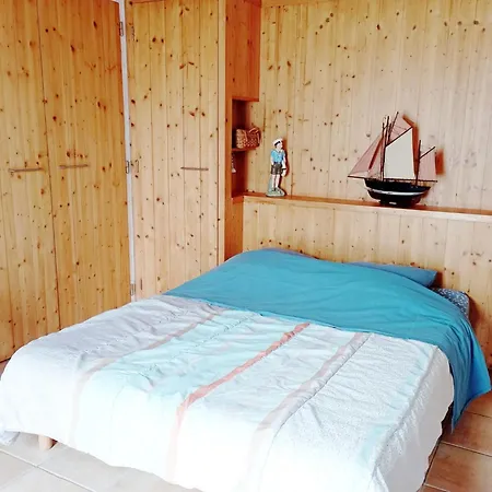 Avec Jardin Et Piscine A *