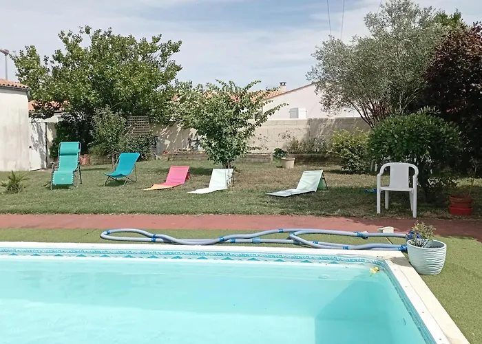 Avec Jardin Et Piscine A La Jarrie