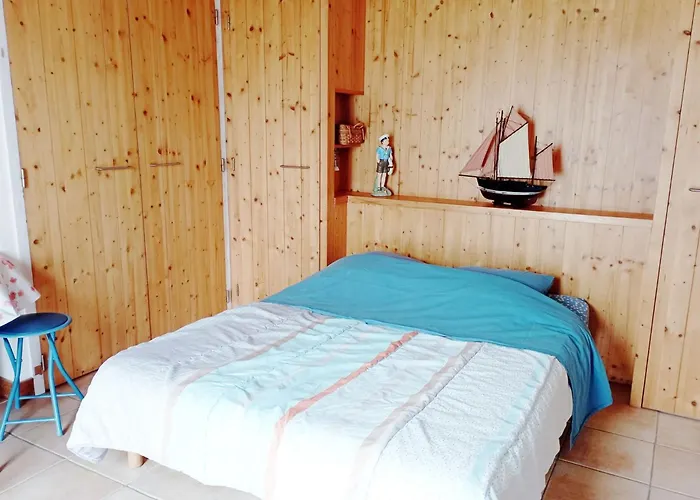 Avec Jardin Et Piscine A *