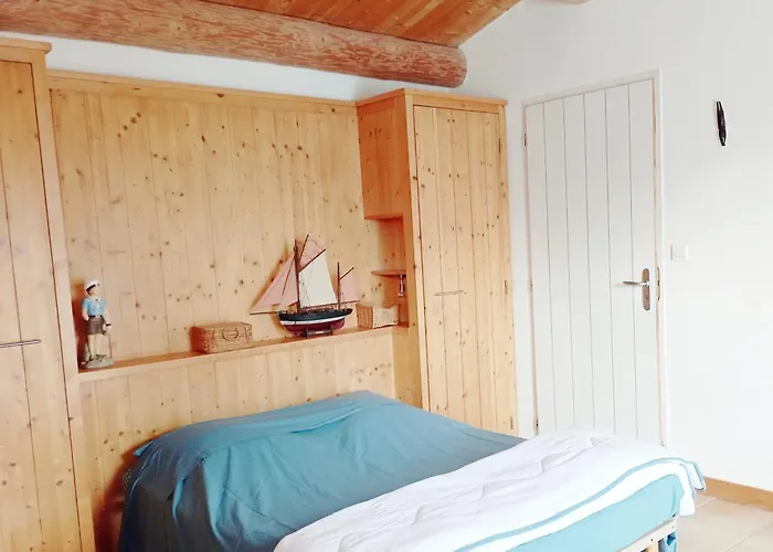 Avec Jardin Et Piscine A